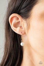 Load image into Gallery viewer, Royal Reminiscence - Gold